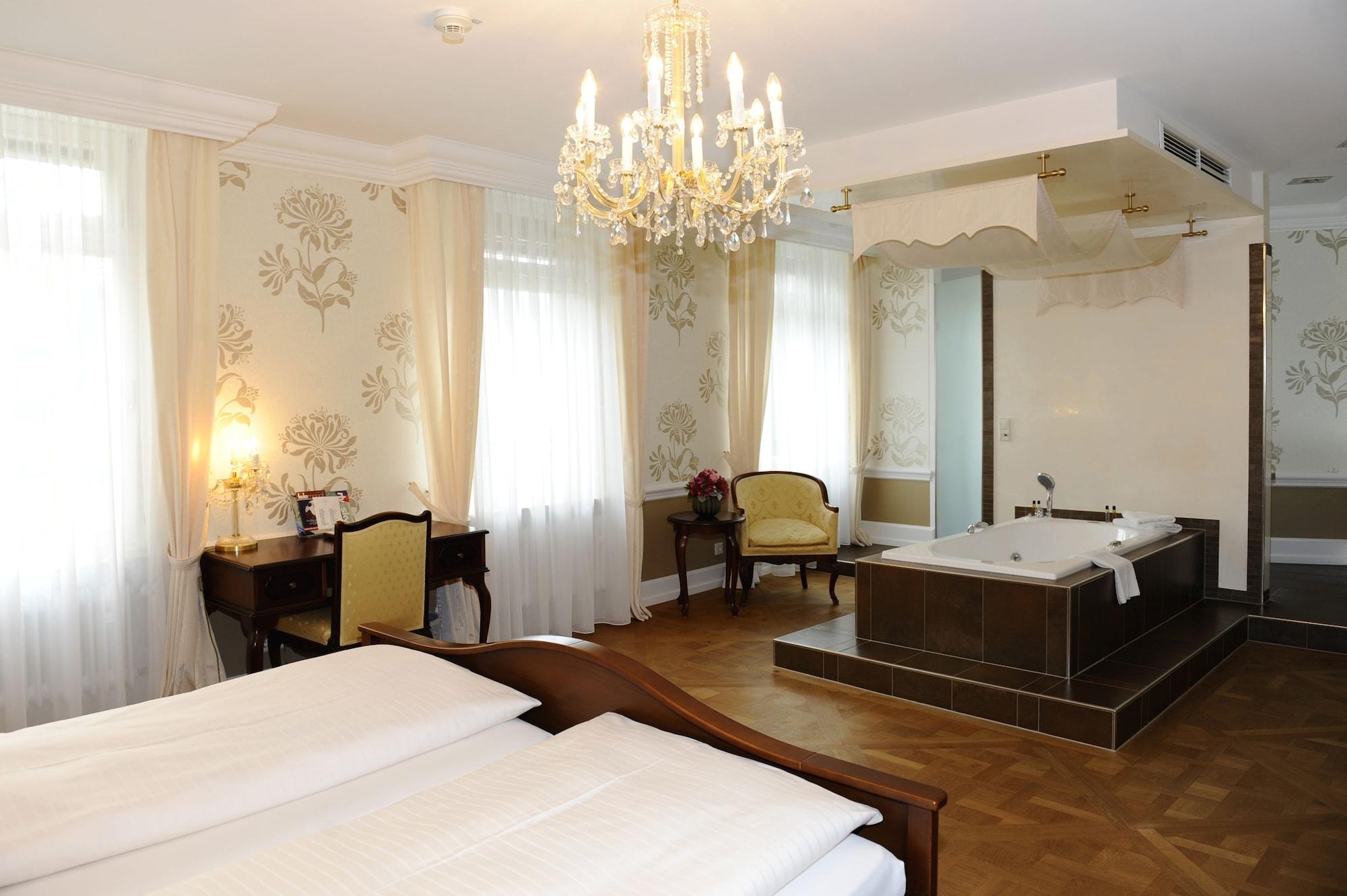 Heliopark Bad Hotel Zum Hirsch Baden-Baden Eksteriør bilde