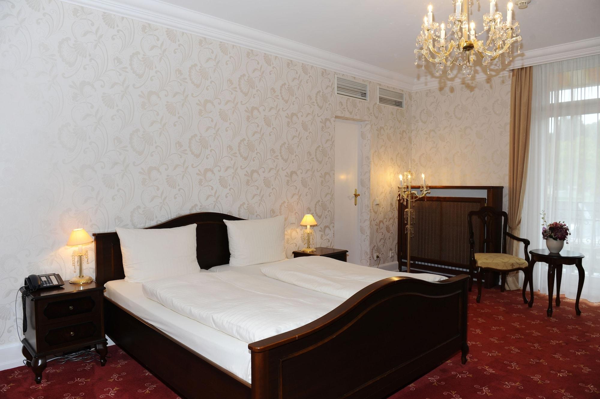 Heliopark Bad Hotel Zum Hirsch Baden-Baden Eksteriør bilde