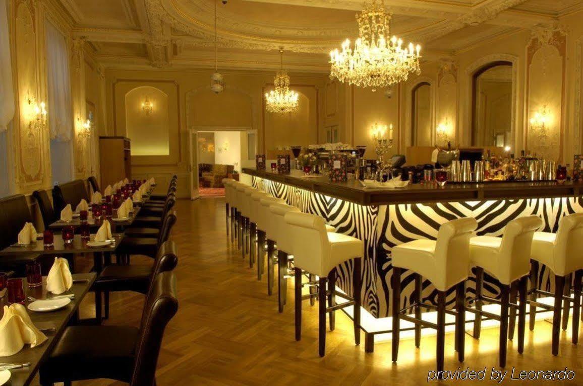Heliopark Bad Hotel Zum Hirsch Baden-Baden Restaurant bilde